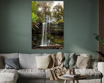 Russell Falls au coucher du soleil - Cascade majestueuse dans la forêt tropicale de Tasmanie sur Jiri Viehmann