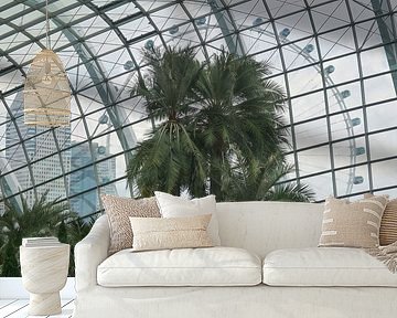 Palmbomen en Singapore's Stadssilhouet