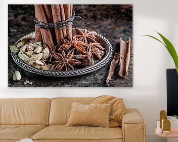 Gewürzkomposition – Zimt, Sternanis und Kardamom