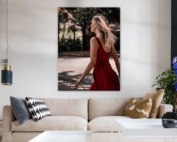 De vrouw in het rood