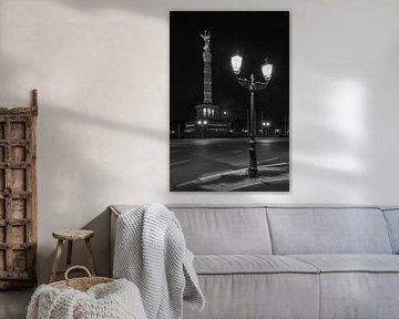 Night shot Siegessäule at the Großer Stern in Berlin by Jenco van Zalk