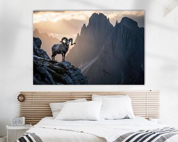 Hooghoornschapen op rotsachtig landschap met bergachtergrond van Markus Gann