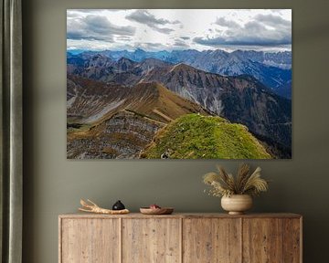 Impressionnante photo de montagne du Kotzen à Hinterriß - un paysage alpin puissant, marqué par la roche, la forêt et l'atmosphère claire du Karwendel. Parfait pour tous ceux qui aiment la nature authentique de la montagne.