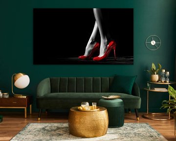 Frau in roten Stöckelschuhen Porträtpanorama von TheXclusive Art