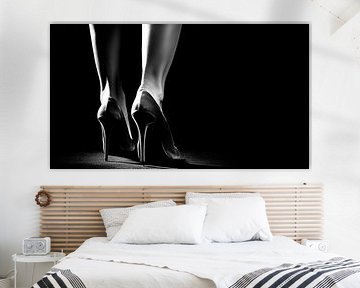 Frau in Stöckelschuhen Schwarz-Weiß-Panorama von TheXclusive Art