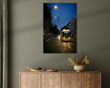 Straßenbahn- und Fernsehturm Oranienburgerstraße Berlin von Jenco van Zalk