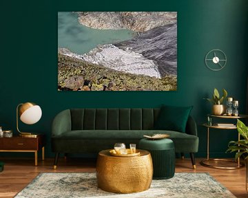 Spectaculaire paysage alpin suisse avec glacier - des montagnes puissantes, une glace éclatante et une atmosphère de haute montagne impressionnante. Un motif fort pour les vrais amoureux des Alpes.