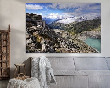 Spectaculaire paysage alpin suisse avec glacier - des montagnes puissantes, une glace éclatante et une atmosphère de haute montagne impressionnante. Un motif fort pour les vrais amoureux des Alpes.