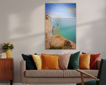 Phare au pied des falaises blanches