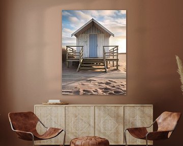 Cabane de plage dans la lumière chaude du matin