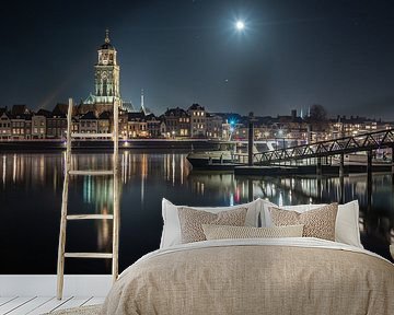 zicht op Deventer in de avond van Meindert Marinus
