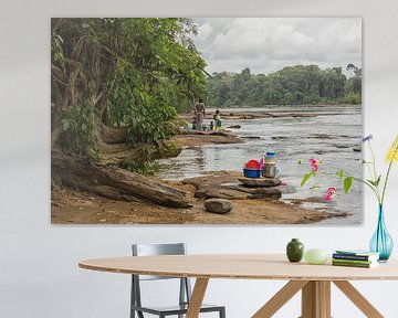 Anschwemmen im Fluss in Suriname