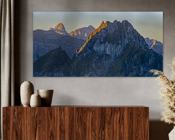 Wenn die Sonne die Gipfel weckt von Walter G. Allgöwer