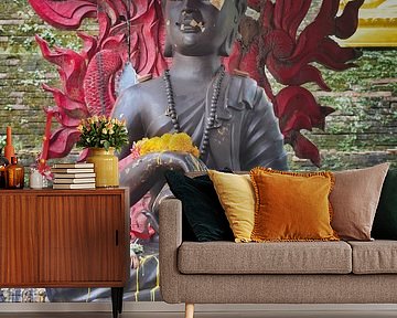 Boeddhistische Monnikenstandbeeld met Bloemoffers