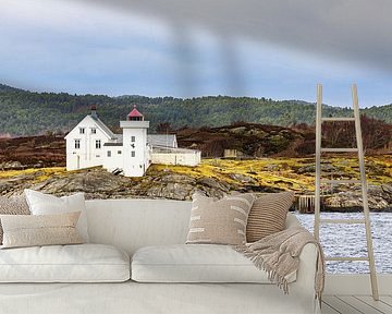 Bergen, rotsen en bakens bij Kristiansund in Noorwegen