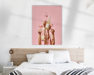 Stijlvolle rosé wijn compositie met zwevende handen op pastelroze achtergrond