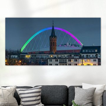 Cologne dans le jeu de couleurs du crépuscule