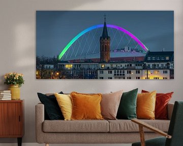 Cologne in the play of colours at dusk