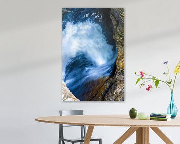 Strudelnder Wasserfall von Daisy Renders