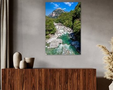 Blauwe bergrivier in Zwitserland van Daisy Renders