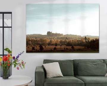 Herfstig heuvellandschap in zacht ochtendlicht van Jolijn Gommans