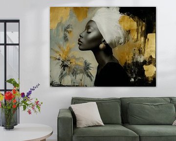 Femme africaine aux accents dorés