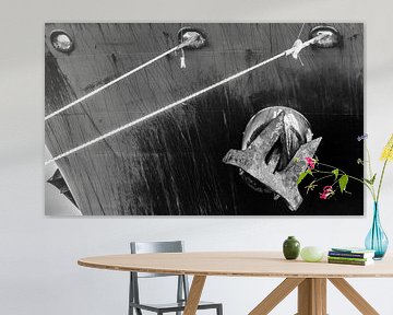 De boeg van een schip en trossen en de ankers van scheepskijkerhavenfotografie