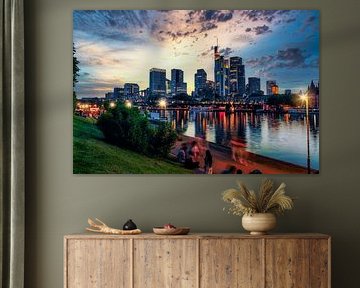 Evening atmosphere in front of the skyline in Frankfurt am Main by Jürgen Wiesler