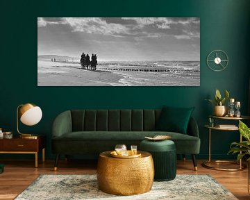 Paarden aan het strand van Domburg van Zeeland op Foto