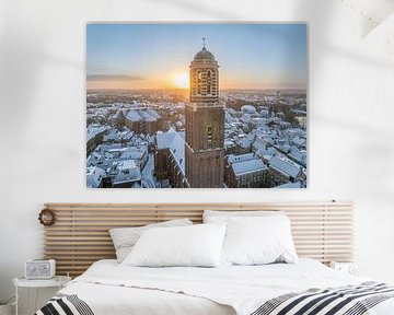 Zwolle Peperbus Kirchturm während eines kalten Wintersonnenaufgangs von Sjoerd van der Wal Fotografie