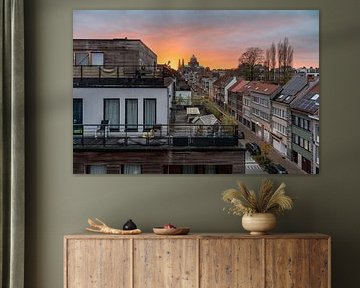 Farbenfroher Sonnenuntergang in Brüssel