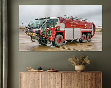 Flughafenlöschfahrzeug Oshkosh Striker. von Jaap van den Berg