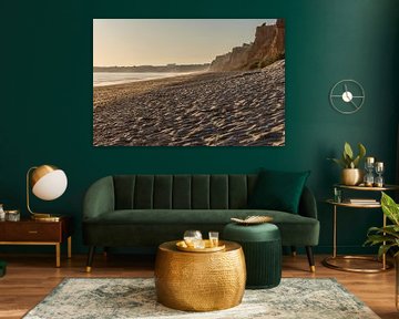 Sonnenuntergang am Sandstrand Praia da Falésia. Klippen Pinke Blumen bei Albufeira, Portugal von Fotos by Jan Wehnert