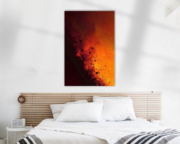 Feuermeer aus tiefroten Spritzern und glühendem Glanz von Eva Lee