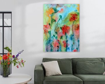 parfum floral sur fond bleu sur Claudia Gründler