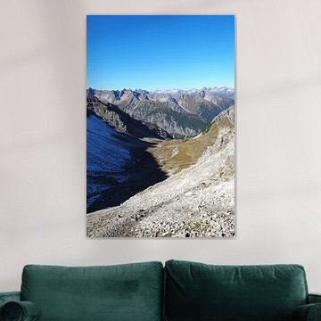 The power of Tyrol, where alpine expanses, rock formations and gentle mountain meadows create a powerful, harmonious landscape.