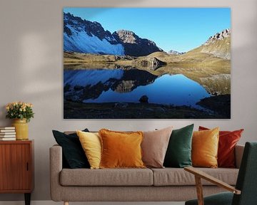 Kracht van Tirol, waar alpine uitgestrektheid, rotsformaties en glooiende bergweiden een krachtig, harmonieus landschap vormen. van Miriam Schwarzfischer Fotografie