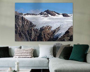 The Engadin mountains offer a harmonious blend of alpine expanses, crystal-clear lakes and gentle larch forests. The landscape is flooded with light, peaceful and majestic at the same time - a natural paradise in the heart of Switzerland. by Miriam Schwarzfischer Fotografie