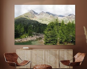 The Engadin mountains offer a harmonious blend of alpine expanses, crystal-clear lakes and gentle larch forests. The landscape is flooded with light, peaceful and majestic at the same time - a natural paradise in the heart of Switzerland. by Miriam Schwarzfischer Fotografie