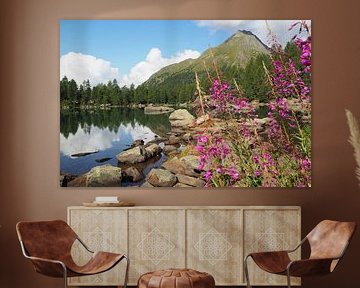 The Engadin mountains offer a harmonious blend of alpine expanses, crystal-clear lakes and gentle larch forests. The landscape is flooded with light, peaceful and majestic at the same time - a natural paradise in the heart of Switzerland. by Miriam Schwarzfischer Fotografie