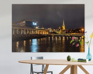 Blick über den Hafen auf die Altstadt von Tallinn, Estland