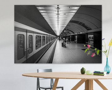 Urban beat - Marienplatz in black and white by The Gufotography