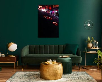 Nacht über St. Pauli: Reflektierte Neon-Herzen von Nils Steiner