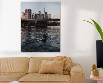 Peddelaars voor de skyline van Frankfurt op de Main van Jens Seßler