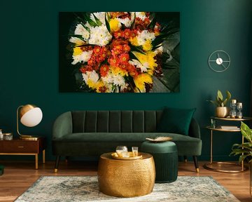 Blütenpracht in Gelb und Rot – Florales Bouquet von NZME Photography