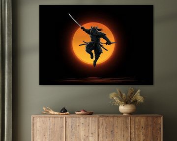 Dynamische Samurai-Sprung-Silhouette gegen leuchtende Sonne Sphäre von BINEDITS