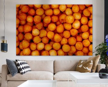 Cadre de remplissage des boulettes croustillantes au fromage et à l'orange sur de-nue-pic