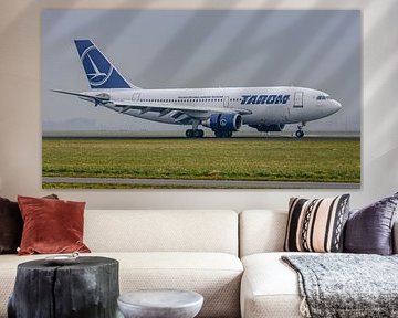 Appareil de transport de passagers Tarom Airbus A310-300.