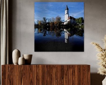 Kirche und Spiegelung von Ken Kühlbrandt