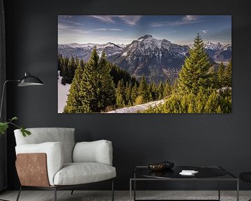 Vue panoramique des Alpes de l'Ammergau depuis la montagne Tegelberg en Bavière, dans le sud de l'Allemagne. sur Marga Vroom